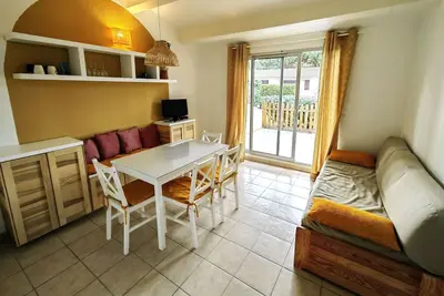 Image de Villa mitoyenne climatisée avec piscine, 4 pers, parking