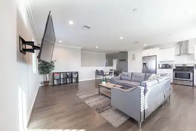 Image de Lightning Wi-Fi+Memory Foam Beds-Wfh & Relax in La