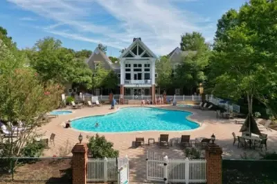 Image de Spacious 3 bedroom cottage which is actually 2 units in 1 in Williamsburg, Va.