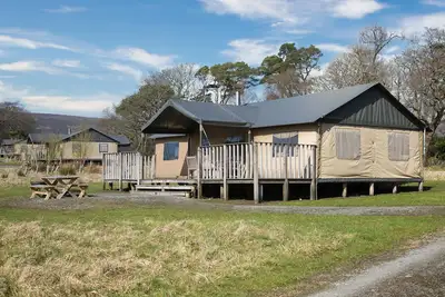 A double marketed - gh lead that sleeps 6 guests  in 3 bedrooms