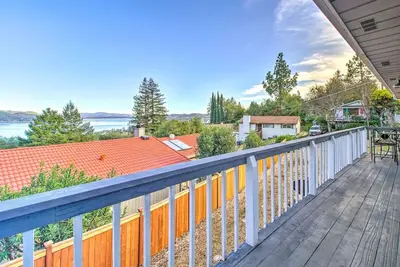 Image de Lake house perched on a hill w/views & w/ Sup's kayaks & E-Bikes & pool