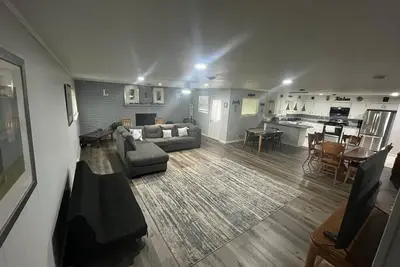 Image de Family/ Team Spacious 5-bedroom house 16+ beds WiFi, Ac in North Richland Hills
