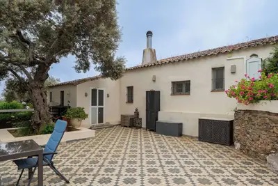 Image de Maison de campagne \"La Arborea\" avec vue sur les montagnes, terrasse privée et Wi-Fi