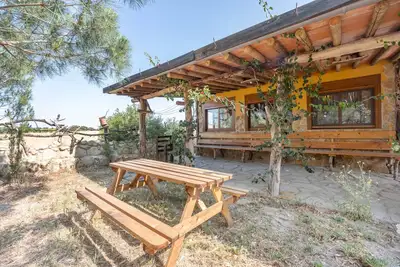 Image de Gîte rural 'Casaleja' avec vue sur le lac, Wi-Fi et climatisation