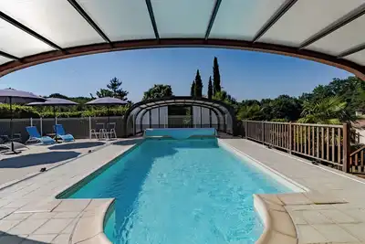 Image de Maison de vacances 'Maison Iris' avec piscine partagée, Wi-Fi et climatisation
