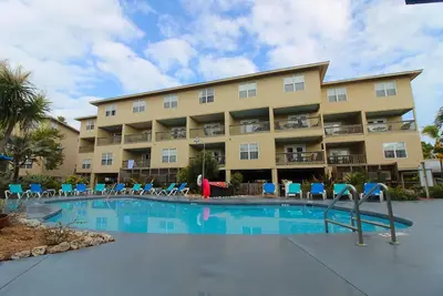 Image de Superb waterfront Coconut Mallory 2 Br, 2 bath condo, 2 pools, incredible views