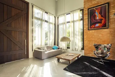 Image de 3-bedroom Villa in front of beach in gated compound in Barra da Tijuca, Rio