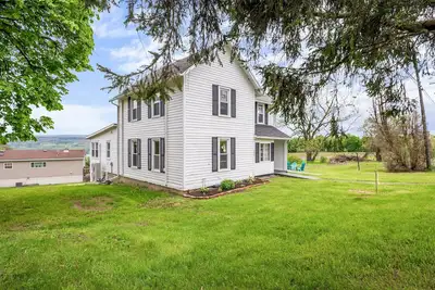 Image de Vineyard & Lake Views | Newly Remodeled | Pet Friendly