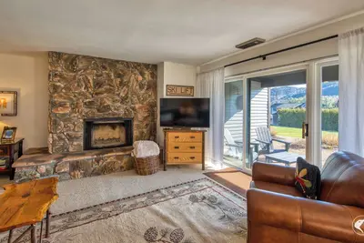 Image de Bright & Sunny Lake Placid Getaway | 1br Condo with Scenic Views & Walking Distance to Main Street