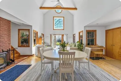 Image de Charming Hamptons Vacation Home awaits