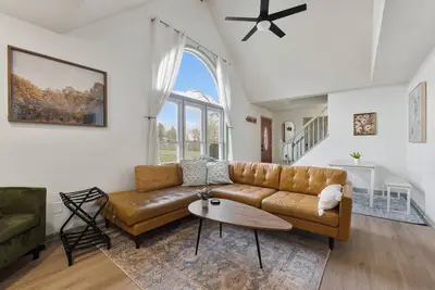 Image de Parkview Pearl | 5 Br Garage | W/D Extended Stays