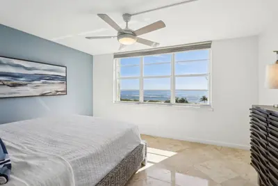 Image de On the Beach with Balcony and Pool