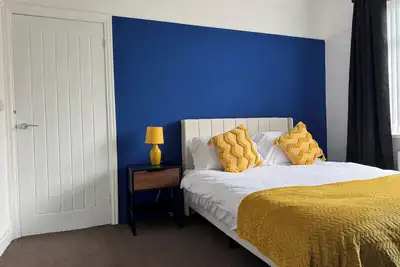 Image de City Centre-4 Br-Sleeps 7-Garden-Free Parking