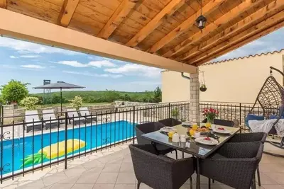 Image de Maison pour la famille avec la piscine Kanfanar, Sredisnja Istra (K-24042)