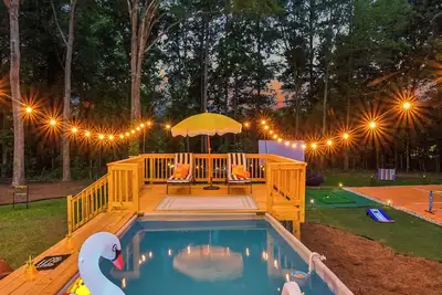 Image de Near AtL, Pickleball, Golf, Pool, Karaoke, Tikibar, 1. 25 Acre Private Retreat