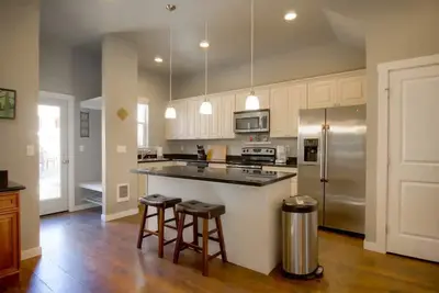 Image de Centrally Located 3-bedroom house in Tacoma. Pet friendly!