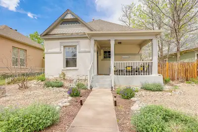 Image de Walk to Dtwn: Home w/ Vintage Charm in Cañon City!