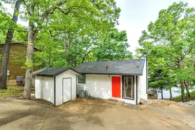 Image de Lake of the Ozarks Home w/ Boat Dock & Kayaks
