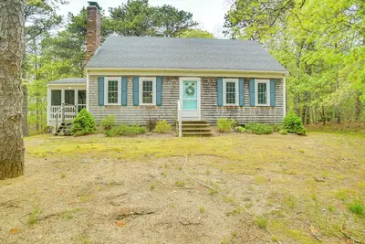Image de 1/2 Mi to Cooks Brook Beach: Cozy Cape Cod Retreat