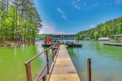 Image de Home on Lake Lanier w/ Dock & Water Views