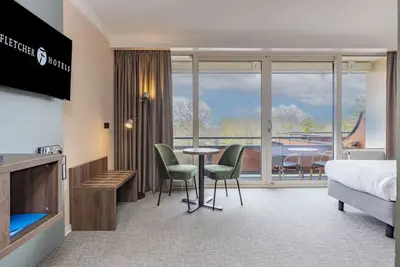 Image de Enjoy Scenic Cycling Trails & Tennis, Plus Indoor Pool Access and Free Parking