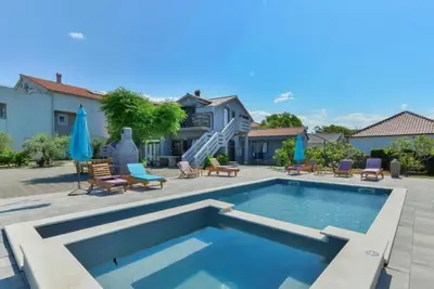 Image de Apartments Franica With Heated Pool and Hot-tub