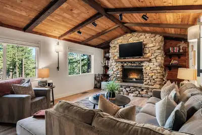 Image de Geraldine Drive by AvantStay | Hot Tub, Views, Walk to Trails + Game Room