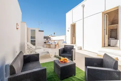 Image de Confortable appartement avec Wifi, climatisation, bain à remous, Tv et patio, près de Lecce