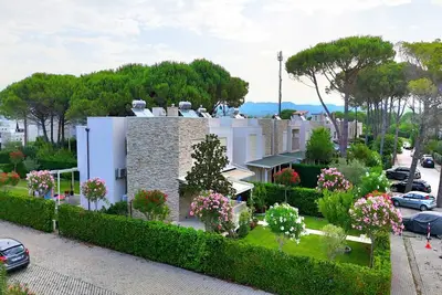 Image de Maison près de la plage Gjiri i Lalzit