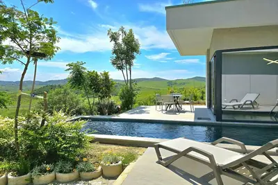 Maison de vacances moderne avec vue sur la mer