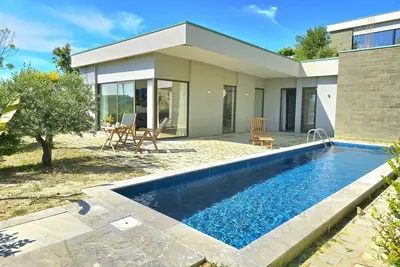 Maison de vacances moderne avec vue sur la mer