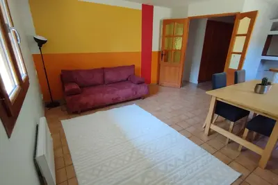 Image de Joli T3, Rdc de villa, Calme à 2 pas du centre ville.