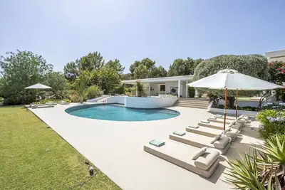 Image de Villa à San Jose avec 6 chambres à coucher, 12 couchages