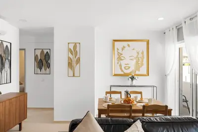 Image de Newly Refurbished Penthouse in the Historic Centre