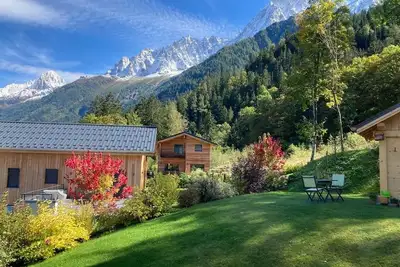 Image de New Modern Mountain View Chalet near Chamonix at the base of Mont Blanc