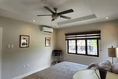 Image de Stylish new 2br, 2ba retreat with full amenities. Unwind in comfort and serenity
