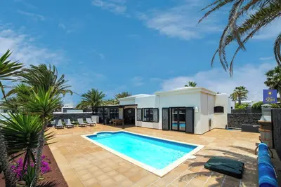 Image de Nido – Playa Blanca with Private Pool & Air Con