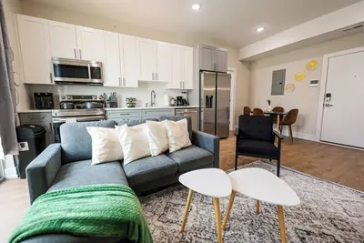 2Bed/2Bath_King Bed+Central+W/D+Wifi