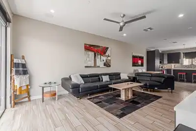 Image de Luxurious and spacious 2-bedroom townhouse in the heart of Scottsdale
