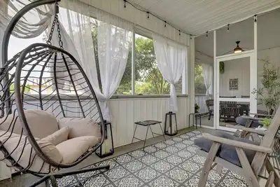 Image de 4 Bedroom modern condo with community pool