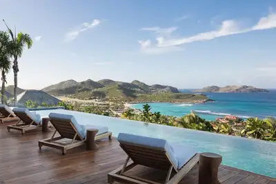 Image de Exclusive retreat with jacuzzi, pool and panoramic ocean views