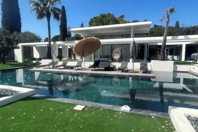 Image de Villa californienne à Mougins avec 2 piscines