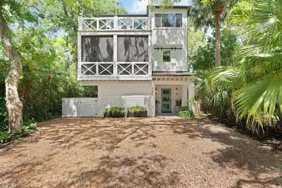Image de Magnolia Moon with a hot tub, sleeps 12