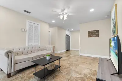 Image de 4-bedroom house in charming West Palm Beach with WiFi, Ac