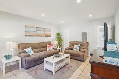 Image de New! Beautiful 2 Bed Beach Condo  #104