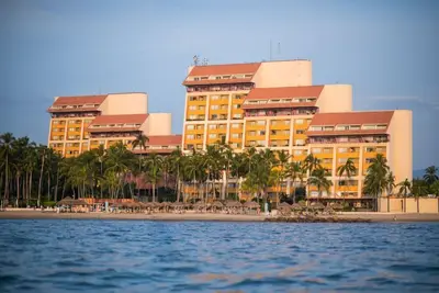 Image de Sunrise & Sunset Views – 2br Condo in a Prime Location