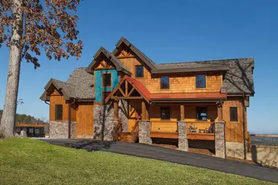 Image de Splash Mountain: Pool, Hot Tub, Theater, Game Room