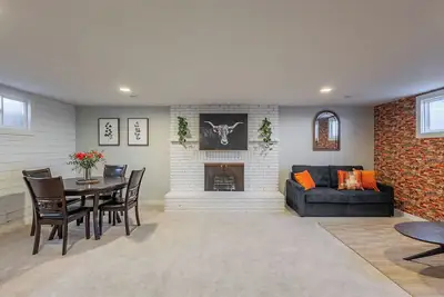 Image de House for 26 with Views, Bar, and Gym