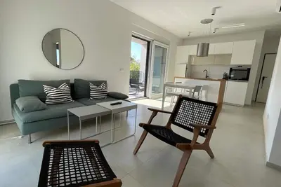 Image de Brodarica, Sibenik, 2 bedrooms, balcony, approx. 250m from the beach Rezaliste.