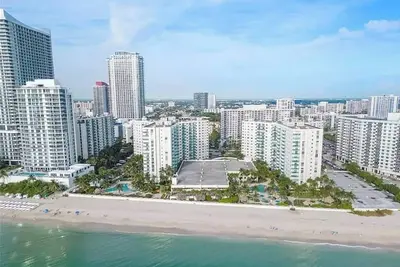 Image de Resort style condo on the beach Hollywood 2/2